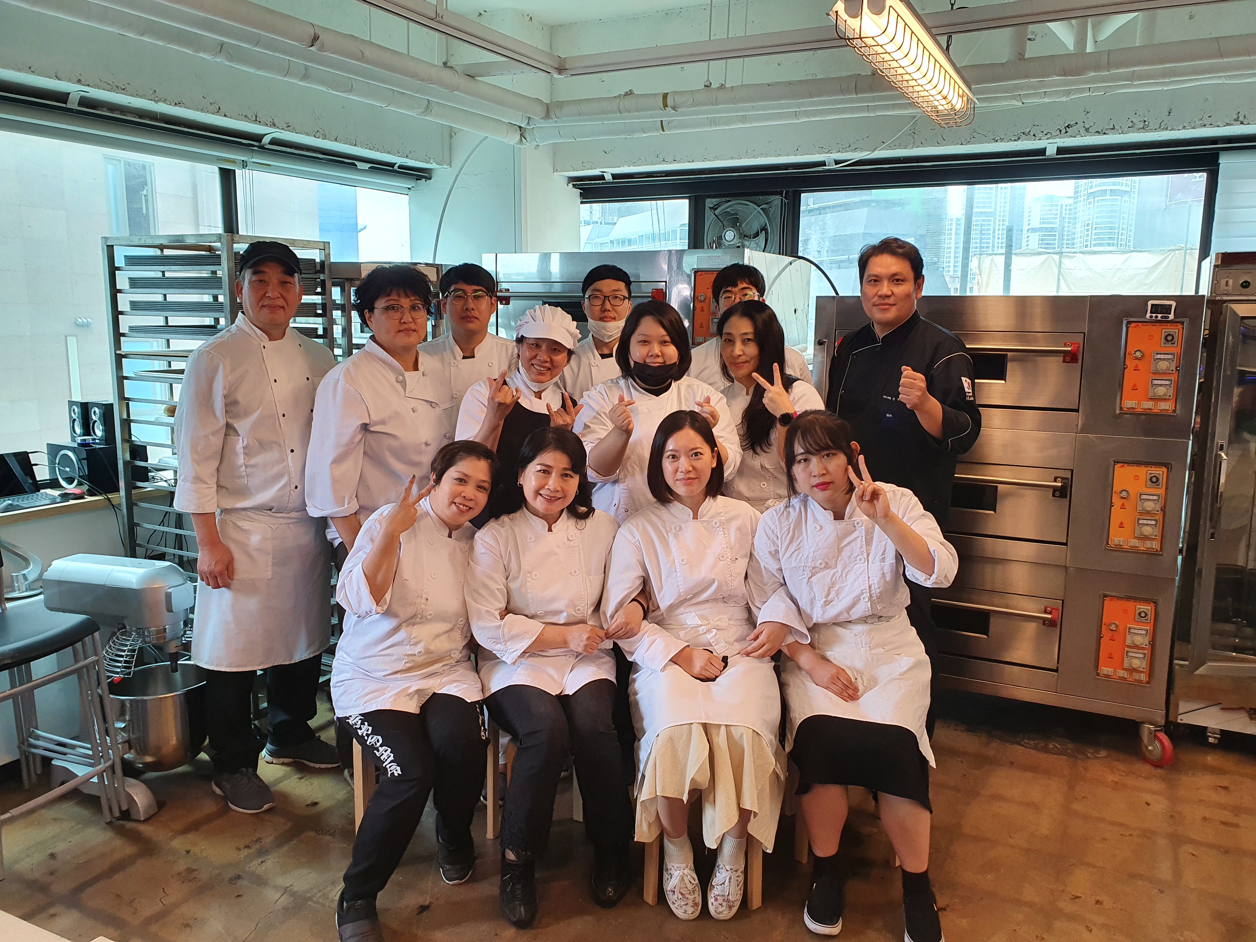 제과제빵기능사 자격증 취득과정_03.16 ~ 05.28 수료식(1)